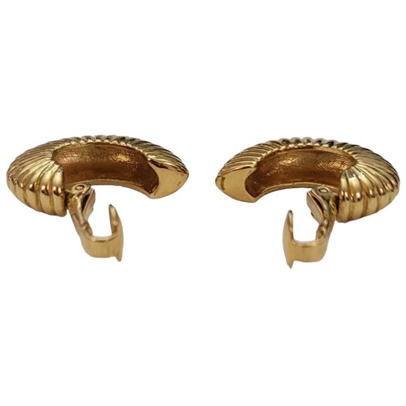 Trifari Crown Over T Gold Tone Shrimp Half Hoop Clip On Earrings, Signed E149 - Picture 7 of 10